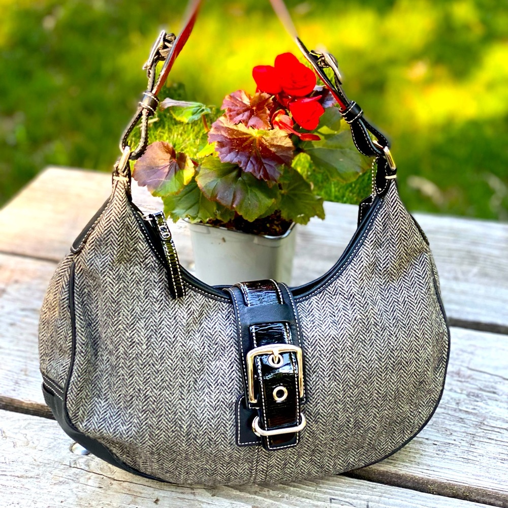 Coach handbag Canvas gray. In Mint Condition.